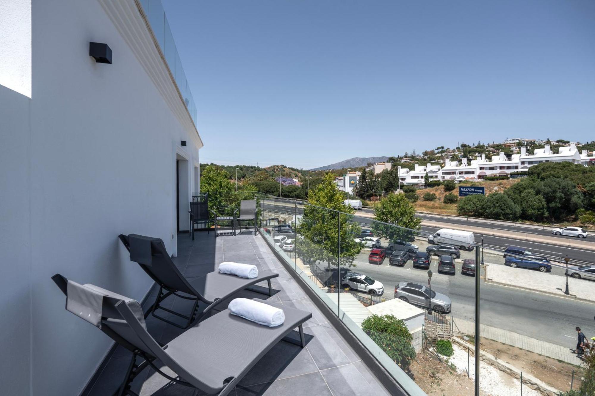 The Orange House Boutique Hotel And Upstairs Rooftop Bar Center Of La Cala De Mijas 100M From The Beach Kültér fotó