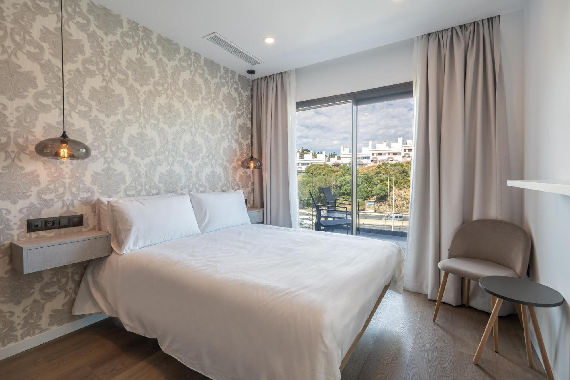 The Orange House Boutique Hotel And Upstairs Rooftop Bar Center Of La Cala De Mijas 100M From The Beach Kültér fotó