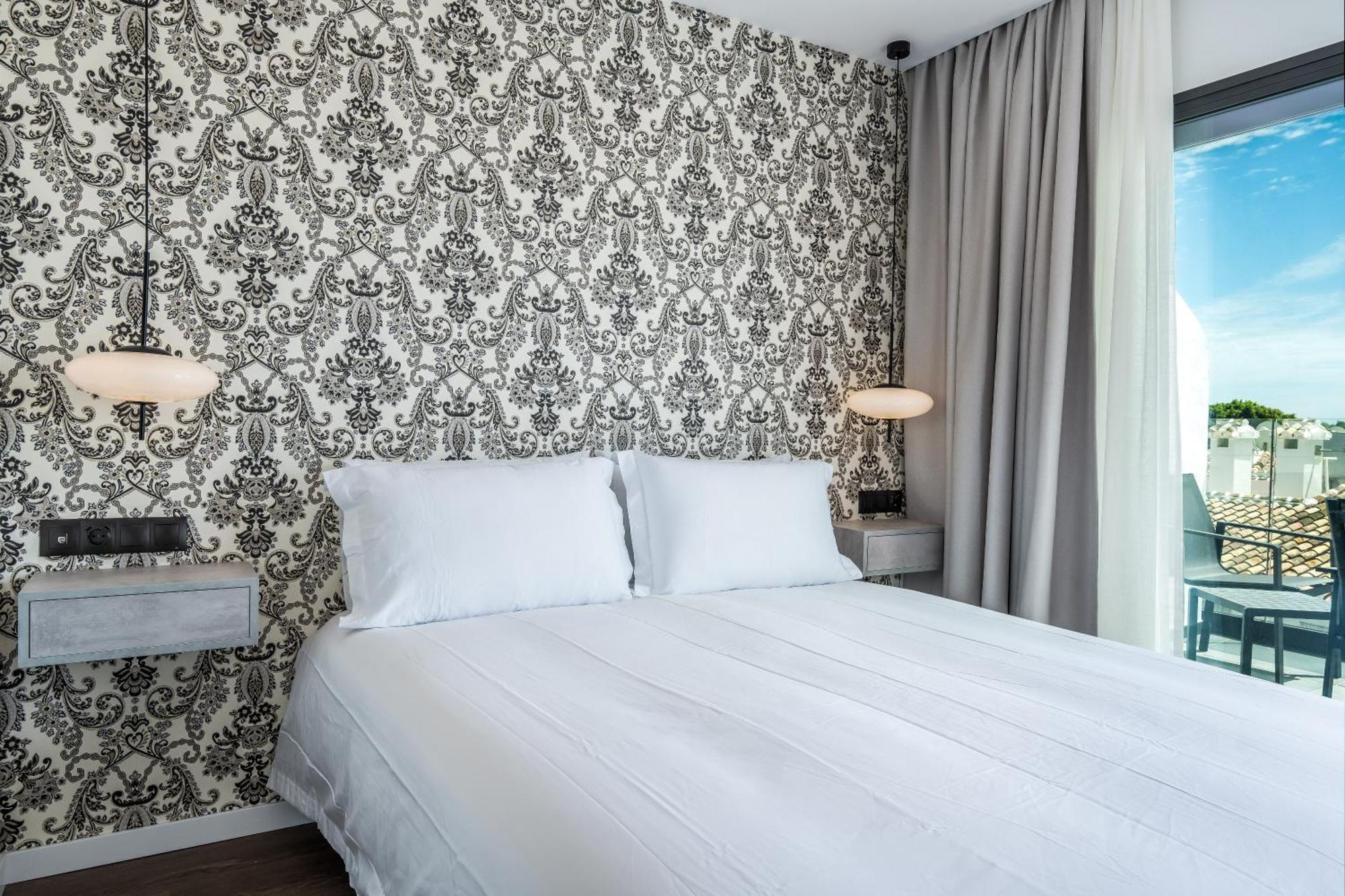 The Orange House Boutique Hotel And Upstairs Rooftop Bar Center Of La Cala De Mijas 100M From The Beach Kültér fotó