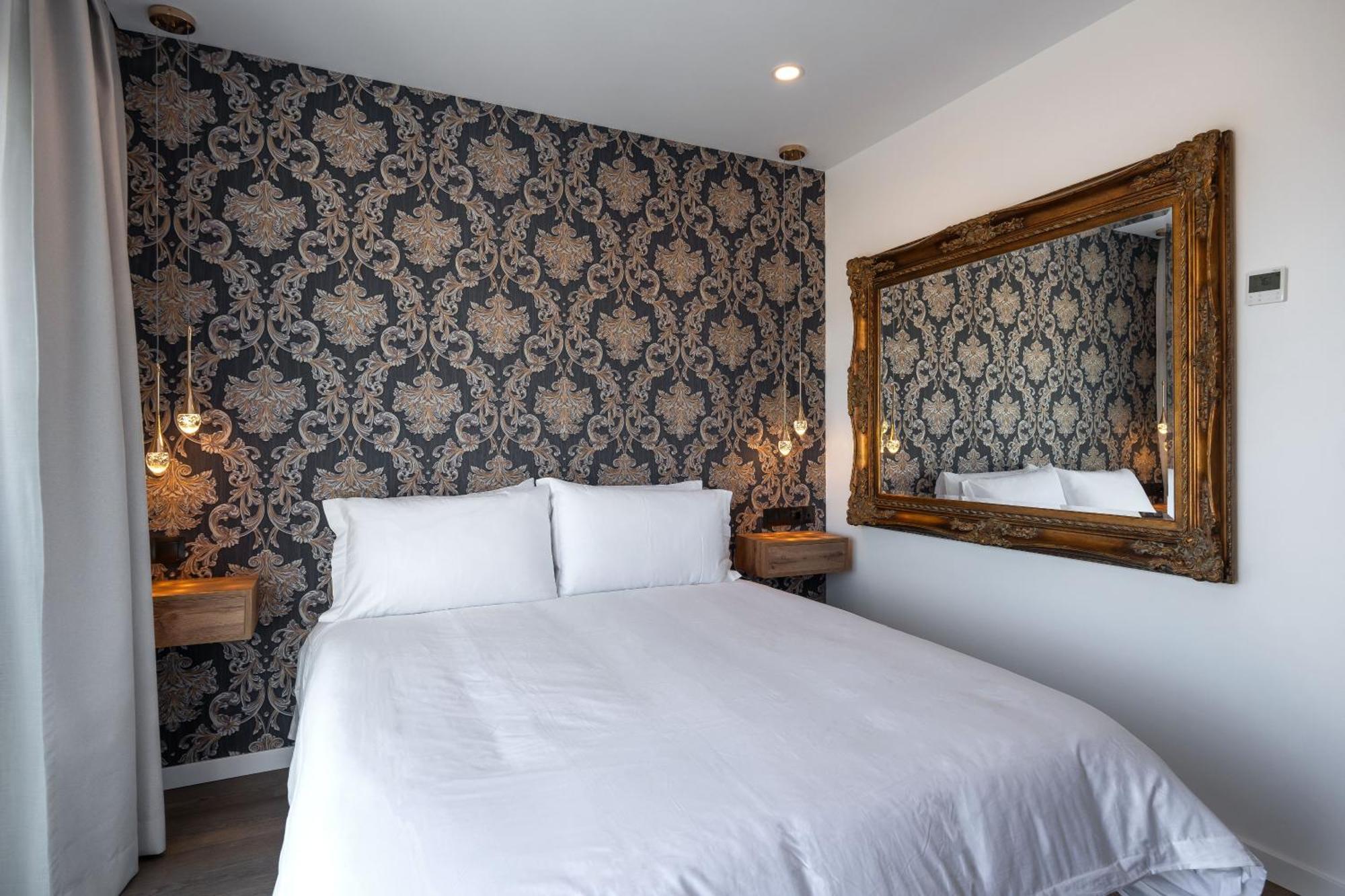 The Orange House Boutique Hotel And Upstairs Rooftop Bar Center Of La Cala De Mijas 100M From The Beach Kültér fotó