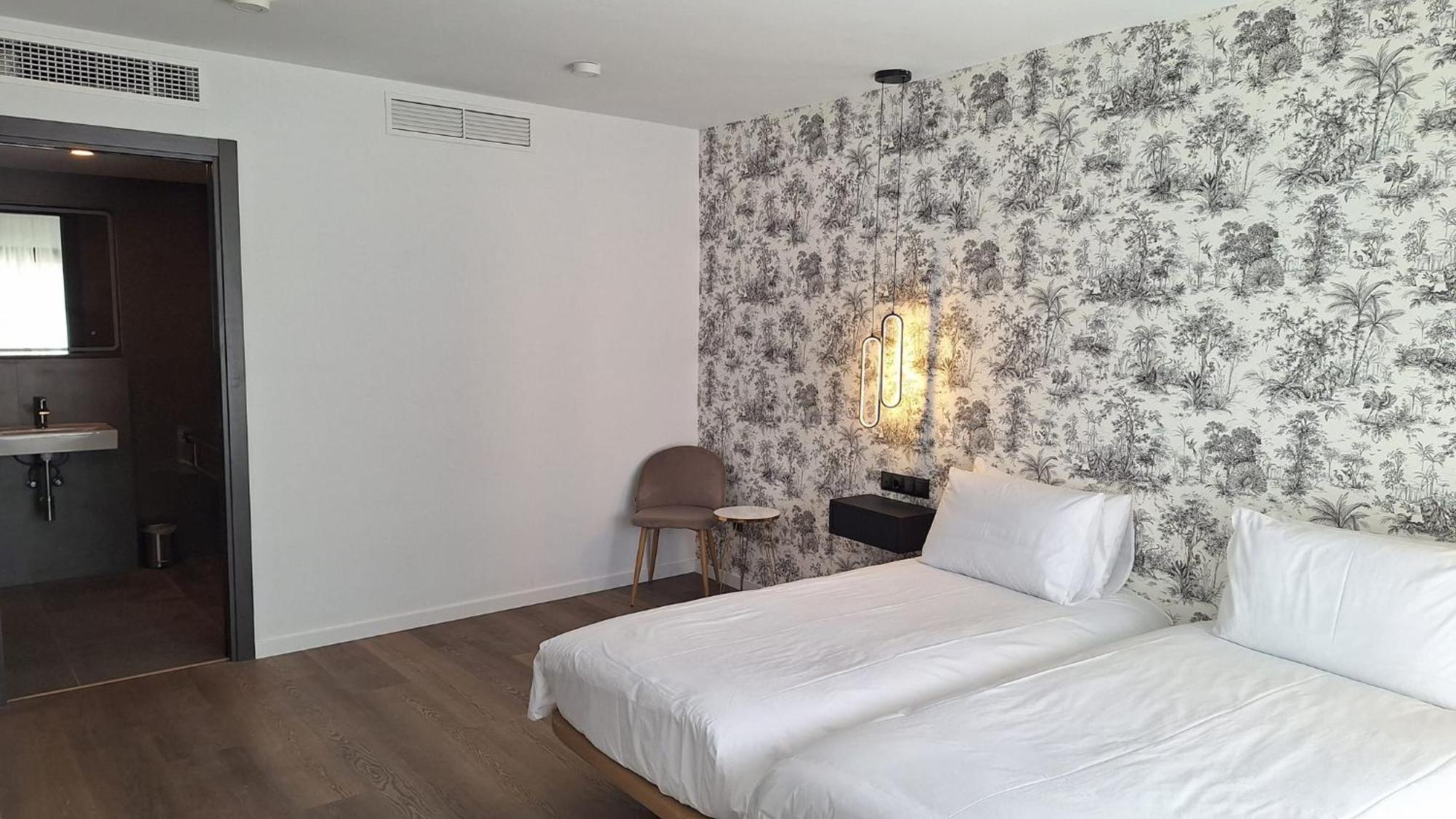The Orange House Boutique Hotel And Upstairs Rooftop Bar Center Of La Cala De Mijas 100M From The Beach Szoba fotó