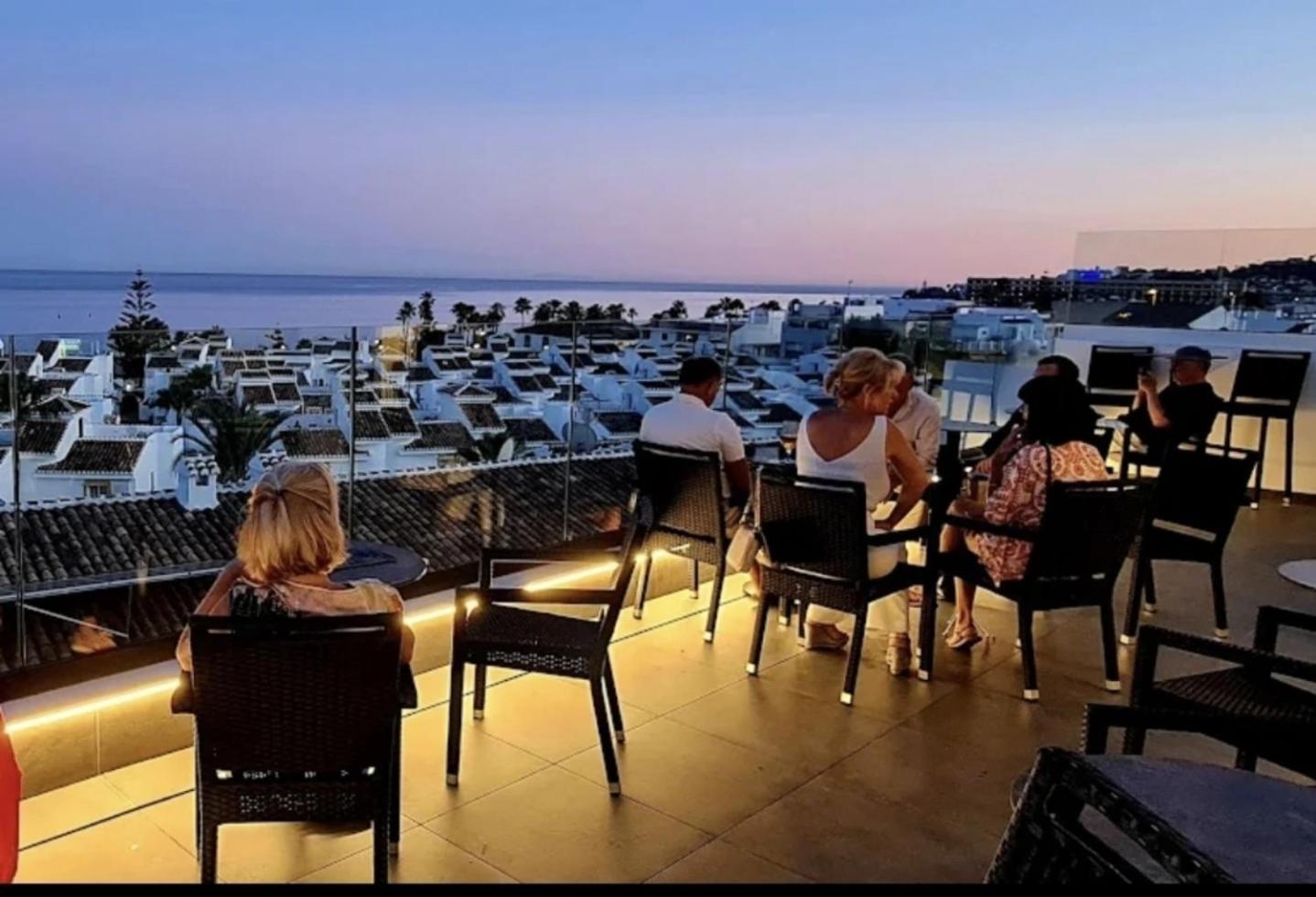 The Orange House Boutique Hotel And Upstairs Rooftop Bar Center Of La Cala De Mijas 100M From The Beach Kültér fotó
